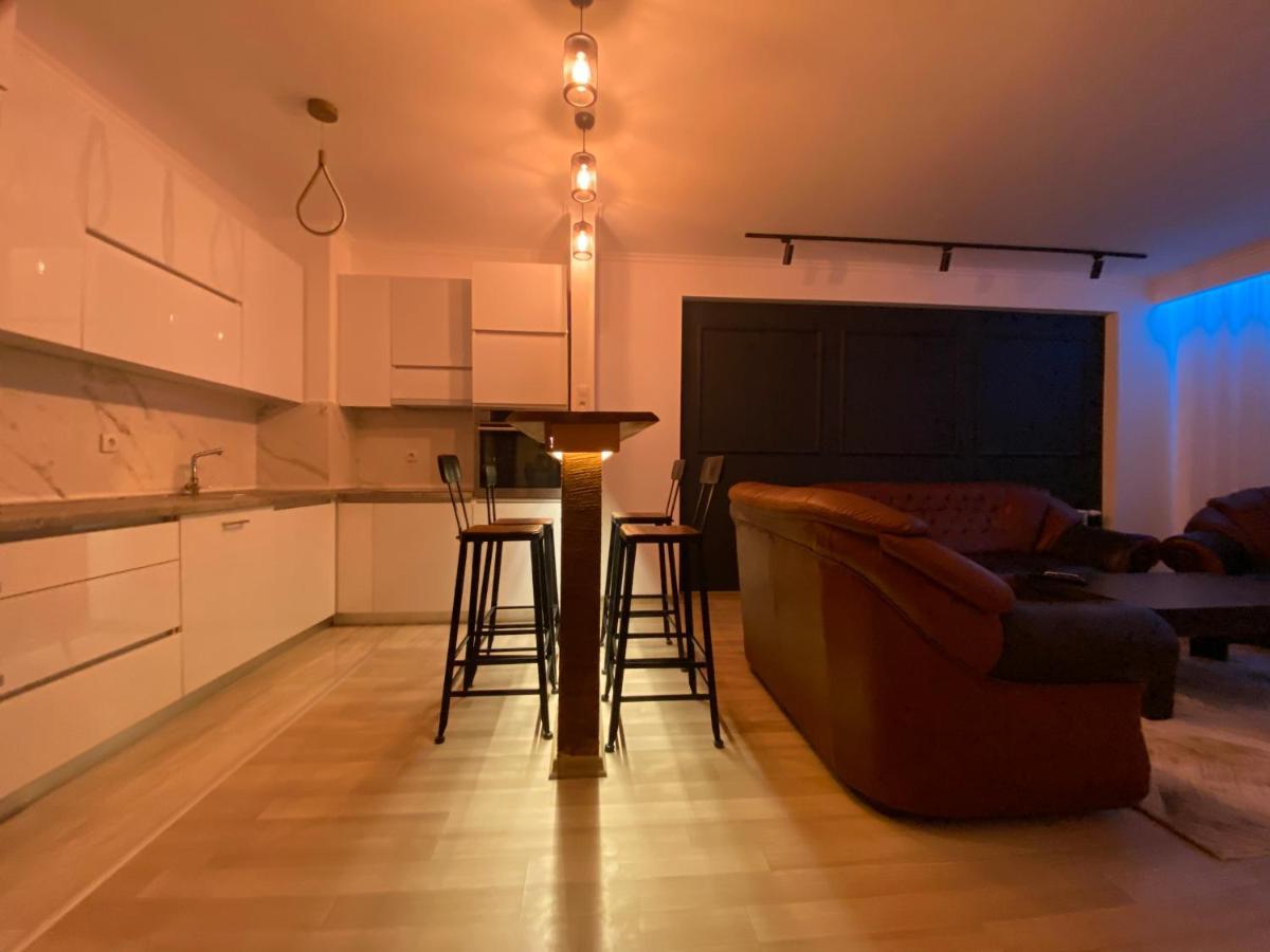 Prishtina Escape Apartments Pristina Esterno foto