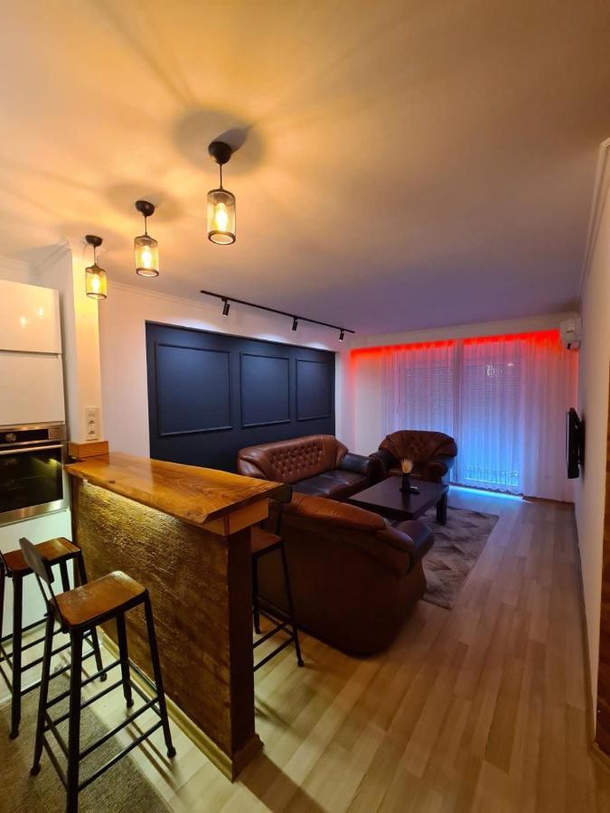 Prishtina Escape Apartments Pristina Esterno foto