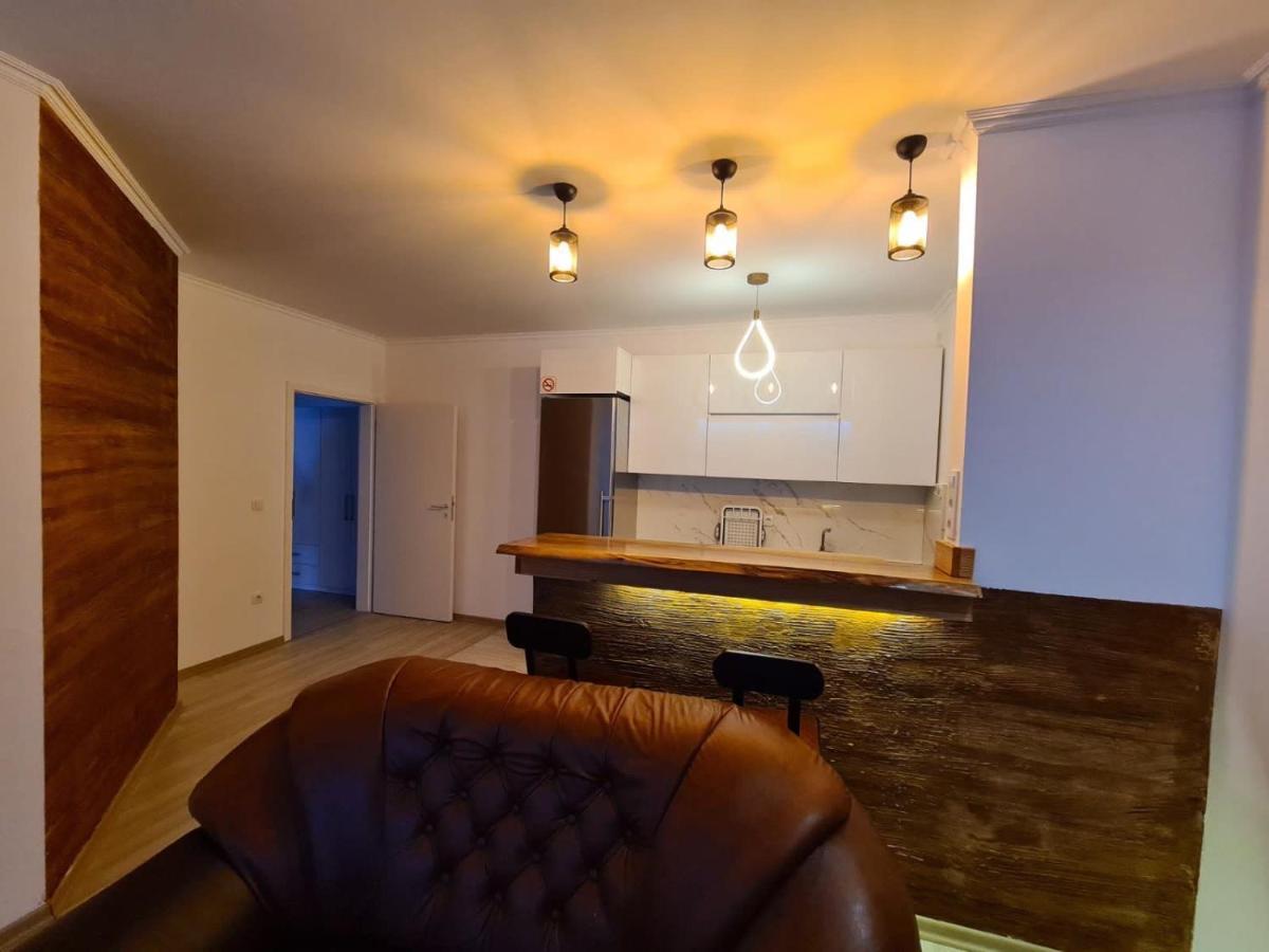 Prishtina Escape Apartments Pristina Esterno foto